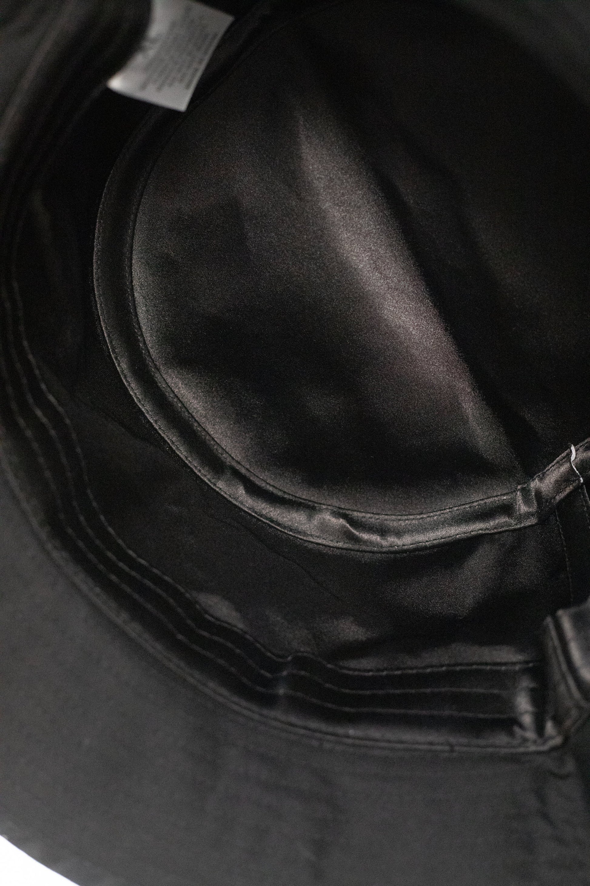 Black Waterproof Satin-Lined Bucket Hat – Soie